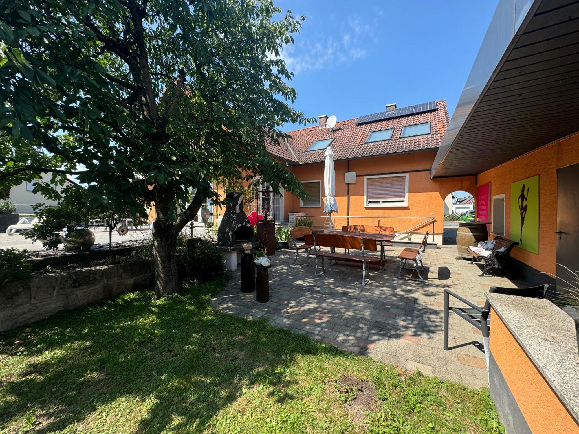 B&B'S Im Aischgrund Adelsdorf Exteriör bild